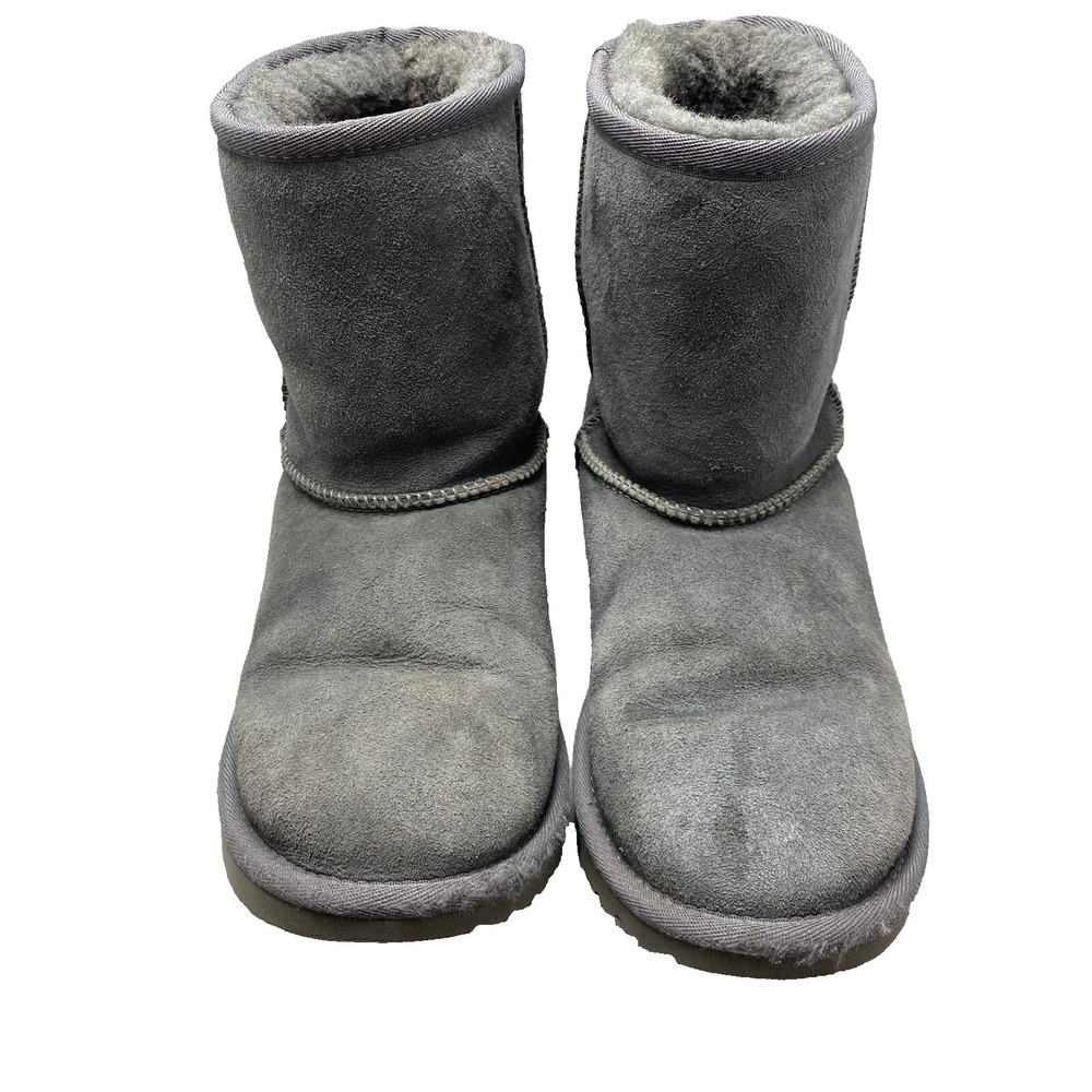 UGG Kids Classic II‎ Boot Size 5 Gray Winter Shearling 6.5" High 1017703K